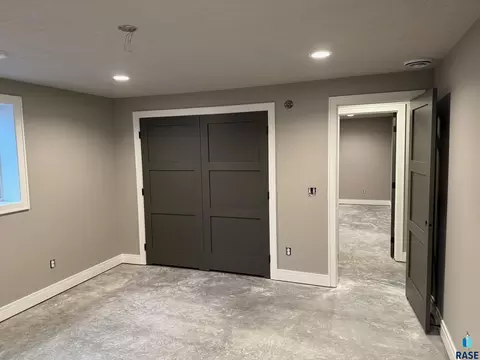 1101 N Scots Pine Dr, Sioux Falls, SD 57110 photo 44