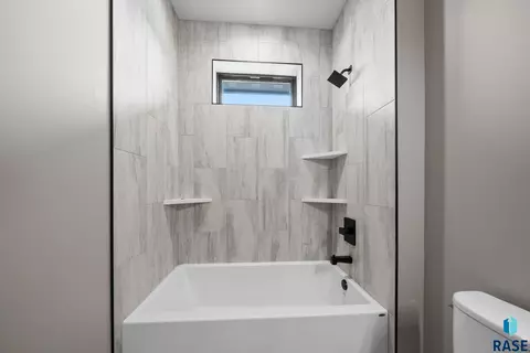 1101 N Scots Pine Dr, Sioux Falls, SD 57110 photo 35