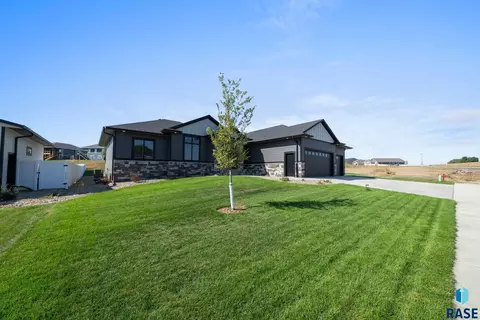 1101 N Scots Pine Dr, Sioux Falls, SD 57110 photo 64