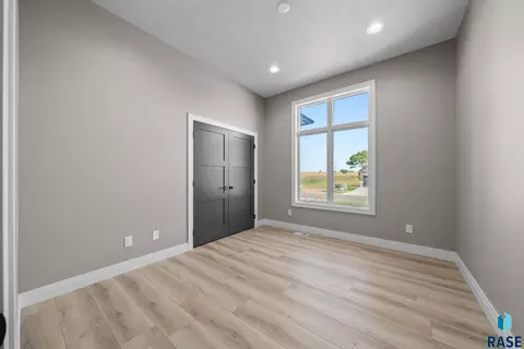 1101 N Scots Pine Dr, Sioux Falls, SD 57110 photo 40