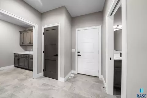 1101 N Scots Pine Dr, Sioux Falls, SD 57110 photo 21