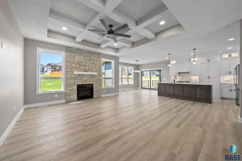 1101 N Scots Pine Dr, Sioux Falls, SD 57110 photo 4