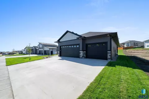 1101 N Scots Pine Dr, Sioux Falls, SD 57110 photo 66