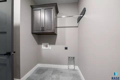 1101 N Scots Pine Dr, Sioux Falls, SD 57110 photo 17