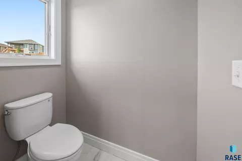 1101 N Scots Pine Dr, Sioux Falls, SD 57110 photo 33