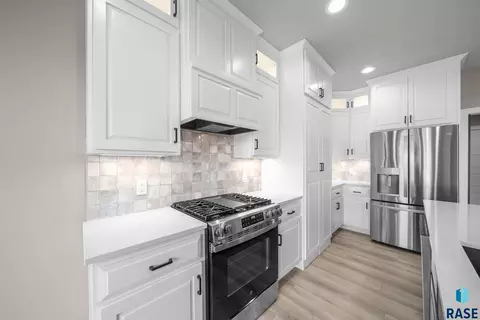 1101 N Scots Pine Dr, Sioux Falls, SD 57110 photo 15