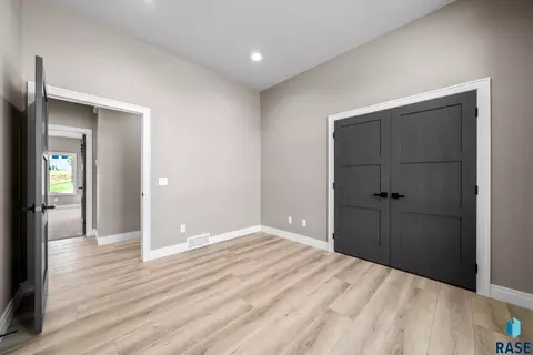 1101 N Scots Pine Dr, Sioux Falls, SD 57110 photo 39