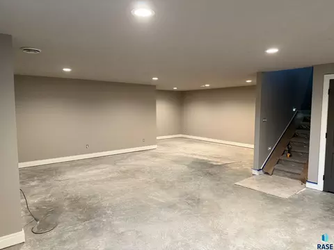 1101 N Scots Pine Dr, Sioux Falls, SD 57110 photo 43