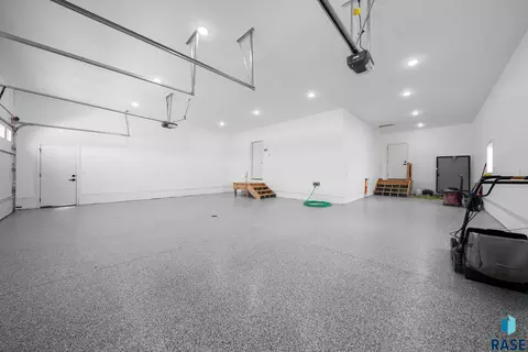 1101 N Scots Pine Dr, Sioux Falls, SD 57110 photo 48