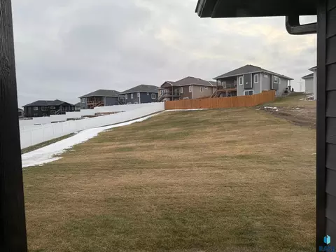 1101 N Scots Pine Dr, Sioux Falls, SD 57110 photo 68