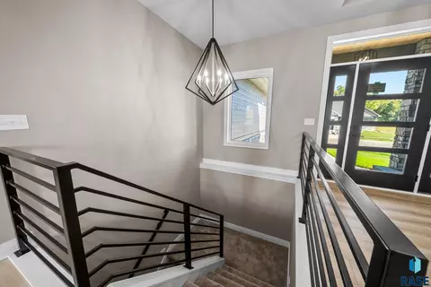 1101 N Scots Pine Dr, Sioux Falls, SD 57110 photo 26