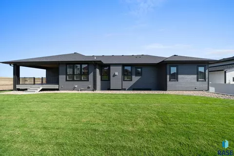 1101 N Scots Pine Dr, Sioux Falls, SD 57110 photo 51