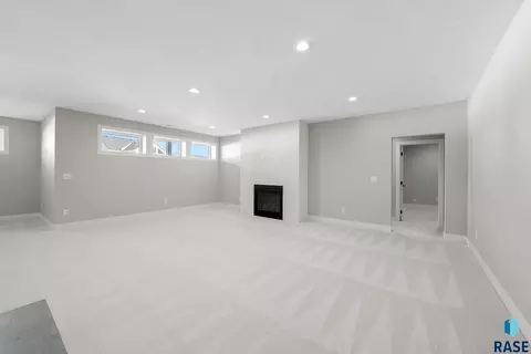 Living - 7400 E Shadow Pine Cir, Sioux Falls, SD 57110 photo 4 of 6