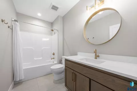 Bath - 7400 E Shadow Pine Cir, Sioux Falls, SD 57110 photo 14 of 14