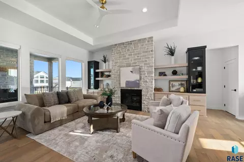 Living - 7400 E Shadow Pine Cir, Sioux Falls, SD 57110 photo 2 of 6