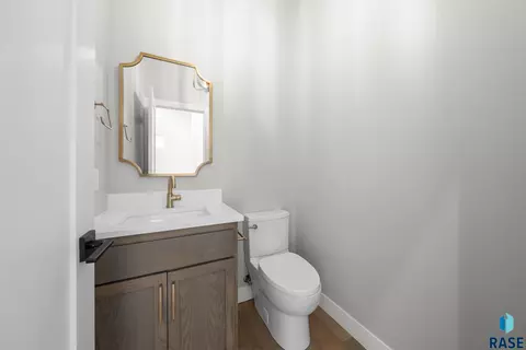 Bath - 7400 E Shadow Pine Cir, Sioux Falls, SD 57110 photo 12 of 14