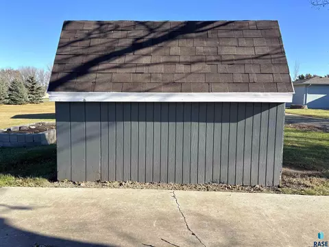 335 E 9th St, Miller, SD 57362 photo 71