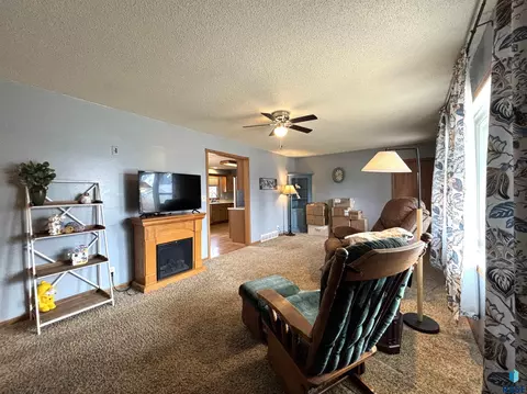 335 E 9th St, Miller, SD 57362 photo 19