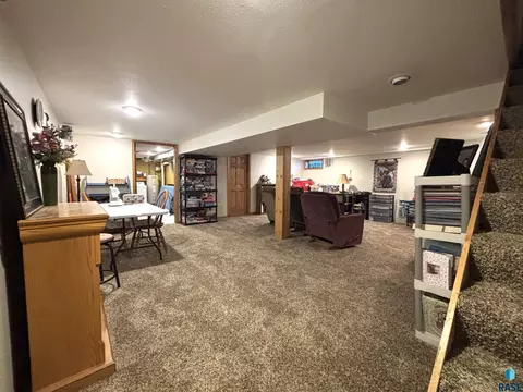335 E 9th St, Miller, SD 57362 photo 32