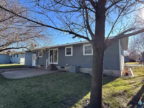 335 E 9th St, Miller, SD 57362 photo 76