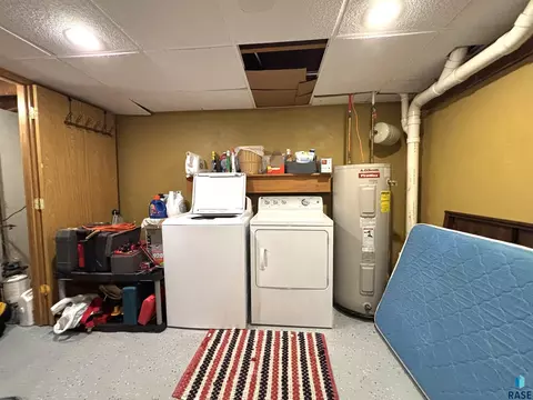 335 E 9th St, Miller, SD 57362 photo 35