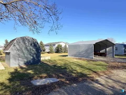 335 E 9th St, Miller, SD 57362 photo 63
