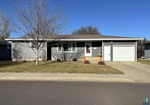 335 E 9th St, Miller, SD 57362 photo 86
