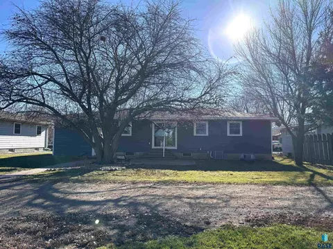 335 E 9th St, Miller, SD 57362 photo 75