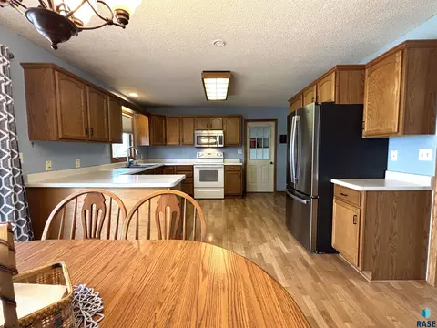 335 E 9th St, Miller, SD 57362 photo 26