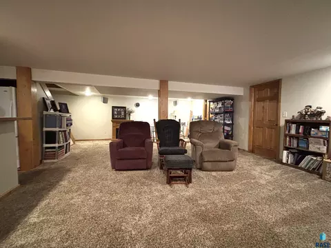 335 E 9th St, Miller, SD 57362 photo 50