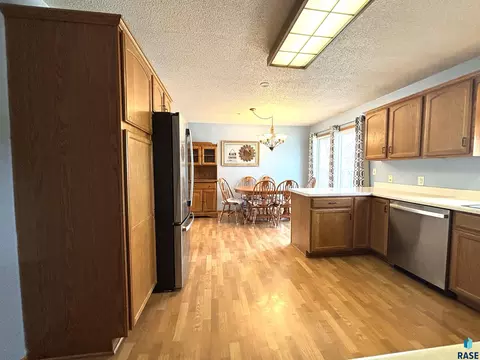 335 E 9th St, Miller, SD 57362 photo 28
