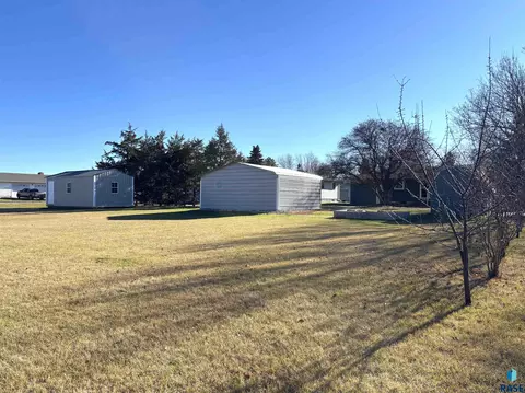 335 E 9th St, Miller, SD 57362 photo 72