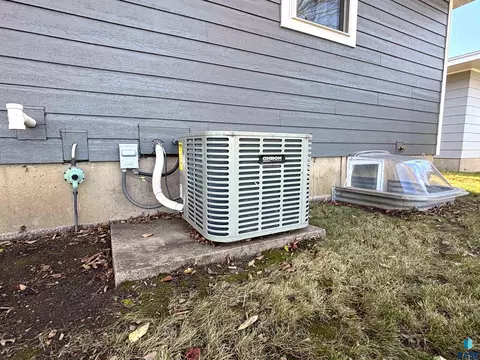 335 E 9th St, Miller, SD 57362 photo 77