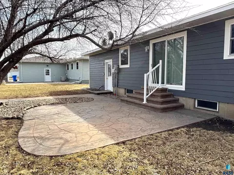 335 E 9th St, Miller, SD 57362 photo 80