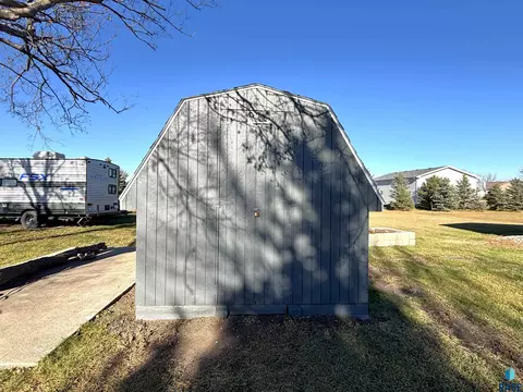 335 E 9th St, Miller, SD 57362 photo 68