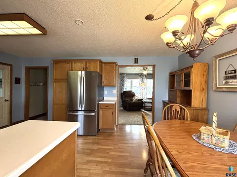 335 E 9th St, Miller, SD 57362 photo 25