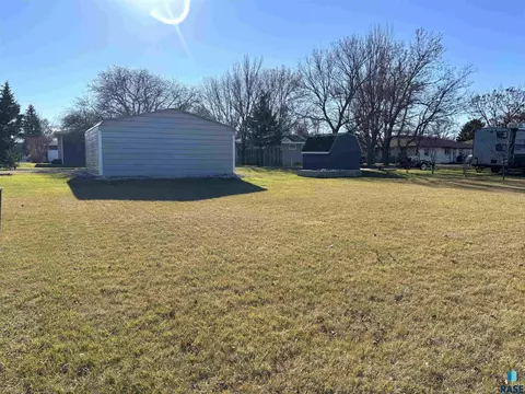 335 E 9th St, Miller, SD 57362 photo 74
