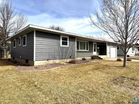 335 E 9th St, Miller, SD 57362 photo 55