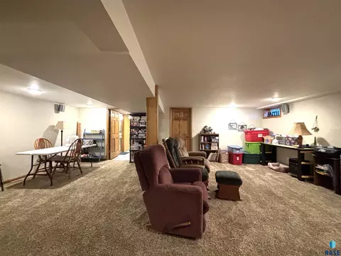 335 E 9th St, Miller, SD 57362 photo 33