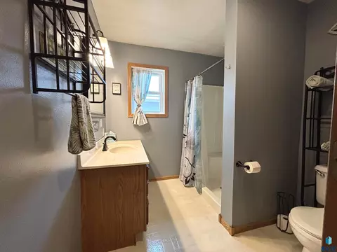 335 E 9th St, Miller, SD 57362 photo 15