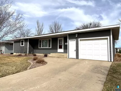 335 E 9th St, Miller, SD 57362 photo 56