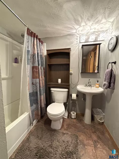 335 E 9th St, Miller, SD 57362 photo 46