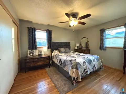 335 E 9th St, Miller, SD 57362 photo 5