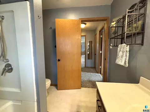 335 E 9th St, Miller, SD 57362 photo 16