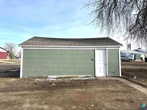 Other - 724 W 1st Ave, Miller, SD 57362 photo 21 of 27