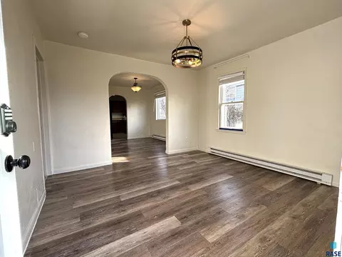 Living - 724 W 1st Ave, Miller, SD 57362 photo 2 of 6