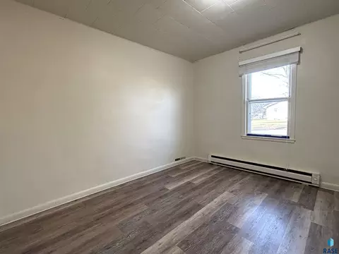 Bedroom - 724 W 1st Ave, Miller, SD 57362 photo 3 of 13