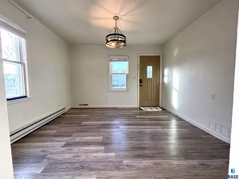 Living - 724 W 1st Ave, Miller, SD 57362 photo 1 of 6
