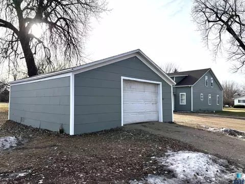 Other - 724 W 1st Ave, Miller, SD 57362 photo 18 of 27