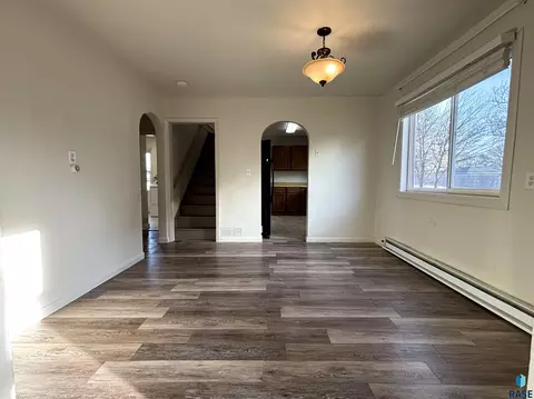 Living - 724 W 1st Ave, Miller, SD 57362 photo 4 of 6